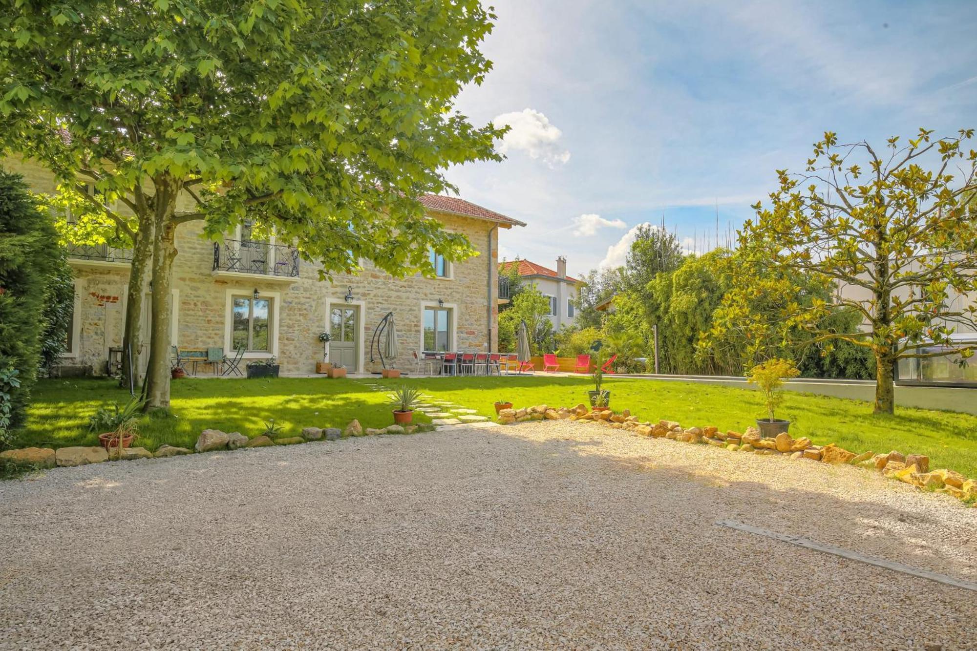 Charmante Maison Avec Piscine Proche Lyon Villa Dardilly Luaran gambar